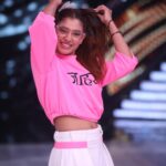 Niti Taylor Instagram - *Vote for Niti Taylor on Jhalak Dikhla Jaa* Hello!! Thank you for all your love and votes last week!! ✨💃🏼✨ It's time to vote again this wekend and I would love for you to keep voting for me!! 🤗🤗❤️❤️ Don't forget to vote for *Niti Taylor* on Voot App, Voot.com or My Jio App 📬 📲 It is easy and so quick!! Please do it before tonight 😇 Thank you for all the love and blessings!! 😇😇 #jdj10 Looking 🥰 @iamkenferns Makeup @glambysalman @smitapandit_official Hair @hairstylist_jennny
