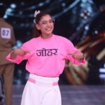 Niti Taylor Instagram - *Vote for Niti Taylor on Jhalak Dikhla Jaa* Hello!! Thank you for all your love and votes last week!! ✨💃🏼✨ It's time to vote again this wekend and I would love for you to keep voting for me!! 🤗🤗❤️❤️ Don't forget to vote for *Niti Taylor* on Voot App, Voot.com or My Jio App 📬 📲 It is easy and so quick!! Please do it before tonight 😇 Thank you for all the love and blessings!! 😇😇 #jdj10 Looking 🥰 @iamkenferns Makeup @glambysalman @smitapandit_official Hair @hairstylist_jennny