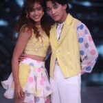 Niti Taylor Instagram - Humari performance ke charche honge sabke zubaan par 😜 'Jiving' into the second week of Jhalak Dikhla Jaa with the best retro song! Can you guess which one? Comment below ⬇️ #jdj10 @colorstv #retro #dancing #jiving Outfit @iamkenferns Makeup @glambysalman / @smitapandit_official Hair @hairstylist_jennny