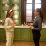 Niti Taylor Instagram - Dhal gaya din hogayi shaam Jaane do jaanaaaa haiiii But Abhi bhiii shooting baakiiii hai!! Offscreen sister bonding❤️ #reelitfeelit #bts #instagramreels #reelsinstagram #trendingreels #balh2