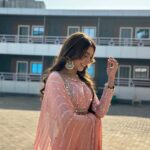 Niti Taylor Instagram - She is some magic, 🪄 Some chaos and a bit of poetry💕 Fanmily your wish is my command😇 #bts #balh2 #prachikapoor Keep watching badeachelagtehai only on @sonytvofficial from mon- fri at 8pm My forever photographer @durga___singh___