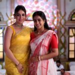 Oindrila Sen Instagram - "মহা শিবরাত্রির মহা এপিসোডে Team শ্বেতকালী থাকছে আজ গৌরী এলো তে!!" "দেখুন #GouriElo আজ রাত @7.30pm শুধুমাত্র #ZeeBangla-র পর্দায়।" #ShwetkaliOnZEE5 premiering 24th Feb, subscribe now! Download আর Subscribe করুন ZEE5! #ErporKi #AroBeshiEntertainment #Shwetkali #ZEE5 #ZeeBangla