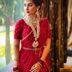 Oindrila Sen Instagram - & it’s a red love🌹 MU&H @sayantadhali Styling @rabhisek Captured by @rabhisek