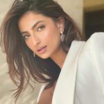 Palak Tiwari Instagram - A winter rose