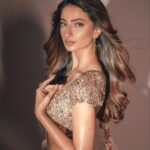 Palak Tiwari Instagram - 🐝🐝 Shot by @navneet_photography @stylingbyvictor @sohail__mughal___ - @dollyjstudio - @jet_gems @kohinoorjewellersagra Assisted by- @stylevanitywithaarya @styleby_antara