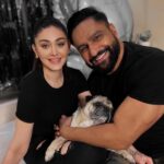 Parag Tyagi Instagram - Posted @withregram • @shefalijariwala Me with Mine ! @simba_mommys_boy @paragtyagi #familygoals . . . #love #familytime #joy #gratitude