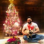 Parag Tyagi Instagram - Peace, Harmony, Health & happiness.. Merry Christmas 🎅🎅🎄🎄 #god #christmas #onegod #love #festival #praisethelord #gratitude #mana #godisone #together #fulfillment
