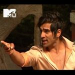 Paras Chhabra Instagram - Okkk sooo m uploading this video on a special demand... ✌😈 this is crayyy 😎😎 I love it when people love it 👌😈 The Dialogue "mere aage mat cheekhio😠😠😠 mai tere se zyada tez cheekh sakta hun😬😬😠😠😠😂😂😂😂😂😈😈😈@shivambabbar93 @sophiyasingh95 @gauravaroraofficial @iamdavebanerjee @akashkukal 💰💳💲💵💴💶💷💸💱🔫💣💣#illuminati #mtv #splitsvilla8 #paraschhabra #bestoftheday #mtvsplitsvilla8 #celebrities #celebritiesofinstagram #celebritieswelove #celebrity #cute #famous #hollywood #inspired #likes #love #models #mustfollow #one #photoshoot #picoftheday #shouldfollow #star #style #superstar #instago #splitsvilla5