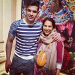 Paras Chhabra Instagram - Happy Mothers day 😚😘😘😗😗🙏🙏🙏🙏🙏 blessed 🙌🙌🙌🙌