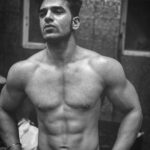 Paras Chhabra Instagram – Jab bhi workout karne ka socho tab tab gym band ho jaate hai… i am noticing people are texting me everyday to start the gym… i m a gym freak… uploading all these for you and myself to get motivate more for workout… 
its been 2 years i am seeing myself like this with the MoTa pet… my health were not supporting me… but now m all fine and all set to hit the gym … par saaala gym to khuleeeeeee 🤬😠

Note- i can only workout in gym to plzzz gyaan na dena ki road pe running karo and all sh*t… 😂😅🤣

#paraschhabra #parasarmy #workout #gym #gymfreak Mohali, Chandigarh