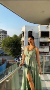 Parineeta Borthakur Instagram - When you are confused about which photo to post, post all 😅 . Make-up by @sarfrazshaikh805 Hair by @arpitaparmar_21 Styling by my most special @janvisabharwal . . . #reels #reelsofinstagram #reeloftheday #actor #actorslife #parineetaborthakur #bodypositive #assamese #indian #ott #goodvibes #comingsoon #happy
