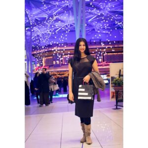 Parineeta Borthakur Instagram - #Throwbackthursday - Everytime I go shopping, I end up buying only make-up 😅
📸 @abyjitphoto
.
.
#kuwait #avenuemallkuwait 
#makeupshopping