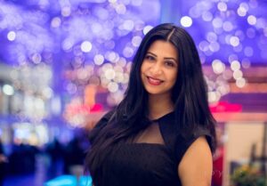 Parineeta Borthakur Instagram - Hope you all  are at home, because I am posting this throwback photo from home 😁.
📸@abyjitphoto
#stayhome #staysafe #throwback #kuwait