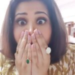 Parineeta Borthakur Instagram – My reaction when someone opens the @nyor.in Plumping Lip Color by pulling the cap 😅