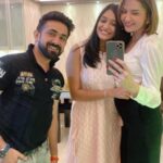Parull Chaudhry Instagram - #aboutlastnight Thank you @rakesh.malhotra89 and Natasha for hosting us, an evening filled with smiles, laughter, jokes, dancing, foooood. We love you Raka Sir Many more to come. #bhagyalakshmi family Mumbai - मुंबई