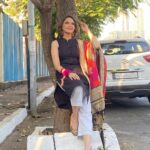 Parull Chaudhry Instagram - Can you spot something in these pictures? Best comment gets pinned Dupatta @dupattabazaar Juttis @purely.lush Hair & makeup @sanjayshinde365 #parullchaudhry #actor #influencer #contentcreator #parullians #explore #bhagyalakshmi #jofithaiwohhithai #traveller #vlogger #chaudhryonthego #fashion #fitness #beauty #lifestyle #fashionblogger #beautyblogger #yogini #fitnessmotivation #travel #saasbahuaurbetiyaan #parullkipaltan Mumbai - मुंबई
