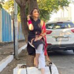 Parull Chaudhry Instagram - Can you spot something in these pictures? Best comment gets pinned Dupatta @dupattabazaar Juttis @purely.lush Hair & makeup @sanjayshinde365 #parullchaudhry #actor #influencer #contentcreator #parullians #explore #bhagyalakshmi #jofithaiwohhithai #traveller #vlogger #chaudhryonthego #fashion #fitness #beauty #lifestyle #fashionblogger #beautyblogger #yogini #fitnessmotivation #travel #saasbahuaurbetiyaan #parullkipaltan Mumbai - मुंबई