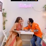 Parull Chaudhry Instagram - Dekha soye hue ladke ko kaise jaga diya 😂 @gandhi_aman_ shhhhh kisi ko batana nahi okay 🤫 #bhagyalakshmi #reelsinstagram #reelsindia #funnyvideos #funnyreels #trending #explore #comedyvideos #reelsexplore #reelsindia #amangandhi #parullchaudhry