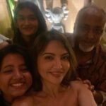 Parull Chaudhry Instagram - #aboutlastnight Fabulous night with the amigos ❤️ Thank you @imrohitsuchanti for an amazing evening with fun laughter and lots of dancing. And I wish you a great year ahead. Stay handsome, stay cool, stay funny and your goofy self 😛 We love you #happybirthday Mumbai - मुंबई