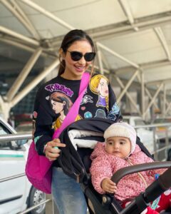 Pooja Banerjee Instagram - Happy Holidays Everyone!!! From me and mine to you and yours ❤️🎄🧿❤️ #poojabanerji #SanaSSejwaal #MammaOfSana #MyTravelBuddy #MeNmine #MinnieMe