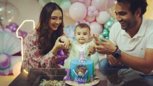 Pooja Banerjee Instagram - Happy First my Love !! One year ago you came into our lives and changed our world changed… you brought all the joy and happiness in our lives… Love you more than we know the meaning of love our baby girl @sanassejwaal #SanaSSejwaal #PoojaBanerjii #SandeepSejwal Cake by @lucibellos_caffe
Décor by @eventsbyquintessential
Shot by @iam_rajinamdar
Outfit by - @sammohiofficial
Outfit Managed by - @deenetworkco