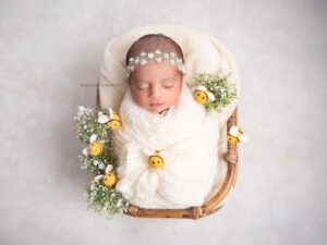 Pooja Banerjee Instagram - @sanassejwaal you’ve made mama a busy bee for all the beautiful reasons… my baby girl, I love you so so much ❤️😍🧿♥️ #SanaSSejwaal #PoojaBanerjee #BabyPoo #SejwalJr. 📸- @falgunikharwaphotography