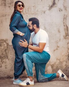 Pooja Banerjee Instagram - My ❤️🧿 
Pic by @subisamuel 
Styled by @anusoru @nidhikurda 
Make up by @sachinmakeupartist1 
Hair by @hairbydrishya 
Outfit by @bumploving 
.

.
.
#pregnancyshoot #poojabanerjee #sandeepsejwal #subisamuel #readytopop #readytopopmamas #MommyToBe #PregnancyFashion #BlueMermaid #BabyGulabo #BabyPoo #sejwaljr