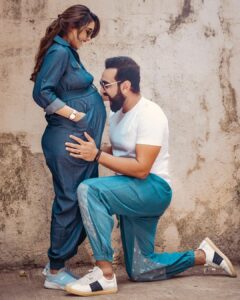 Pooja Banerjee Instagram - Daddy’s reaction when we got to know, IT’S A GIRL!!!!!!!! Thank you @subisamuel sir @anusoru @nidhikurda … I love you all so much ❤️❤️❤️❤️

Pic by @subisamuel 
Styled by @anusoru @nidhikurda 
Make up by @sachinmakeupartist1 
Hair by @hairbydrishya 
Outfit by @bumploving 
.

.
.
#pregnancyshoot #poojabanerjee #sandeepsejwal #subisamuel #readytopop #readytopopmamas #MommyToBe #PregnancyFashion #BlueMermaid #BabyGulabo #BabyPoo #sejwaljr