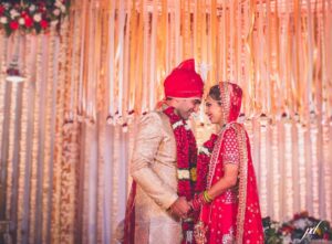 Pooja Banerjee Instagram - Posting this picture felt like reliving the happiest day of my life. Thanks Bhagyashree ma’am & Himalay for inspiring me to do this. 
Guys, aap bhi share kijiye apni shaadi ke kuchh khaas pal hum sabke saath using #SmartJodiWithStarPlus in the comments below. 

Aur dekhte rahiye, #SmartJodi, Aaj raat 8 baje sirf StarPlus par.

@starplus @bhagyashree.online @himallay27