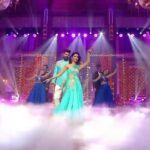 Pooja Banerjee Instagram - Posted @withregram • @balajitelefilmslimited It's your continued love and support over the last 27 years that has made all our efforts worth it. #2000EpisodesOfKumkumBhagya wouldn't have been possible without your blessings. With a heart full of gratitude, We thank each one of you! 🙏❤️ @ektarkapoor @shobha9168 @tanusridgupta @beinganilnagpal @itisriti @shabirahluwalia @mugdha.chaphekar @kaul_me @supriyarshukla @poojabanerjeee #SwatiAnand @khyaatikeswaniofficial @kiranbhargava58 @ranarushad #FaridaDadi @kushagra_nautiyal @mridulaoberoi @zeetv #2000EpisodeOfKumkumBhagya #BalajiTelefilms