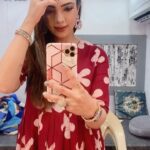 Pooja Banerjee Instagram - #postpackupreel #Masakalli #PoojaBanerjee #RheaMehra #BlueMermaid #Preggo #PreggoLife #ShootLife #MomTOBe Comfy outfit by @phutari.india #VanityDiaries
