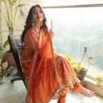 Pooja Banerjee Instagram - Happy Diwali… May This Diwali bring peace, prosperity,love and light in your life … Styled by @thedotdiary @thedottstyle Outfit by @gopivaiddesigns Earrings by @koharbykanika Makeup & Hair by @jhanvimehta_mua_ Clicked by @captis.studios.fashion. #PoojaBanerjee #GopiVaid #Diwali #DiwaliOutfit #Bluemermaid #MomToBe New Delhi