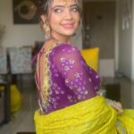 Pooja Banerjee Instagram - #NoFilterNeeded when @jhanvimehta_mua_ does make up and hair styling for me… #KarwaChauthMehendiLook. Outfit by- @shreeaaryaofficial styled by- @thedotdiary Jwellery by- @koharbykanika #PoojaBanerjee #KarwaChauth #blueMermaid #PurpleisMyNewFavColor Mumbai, Maharashtra