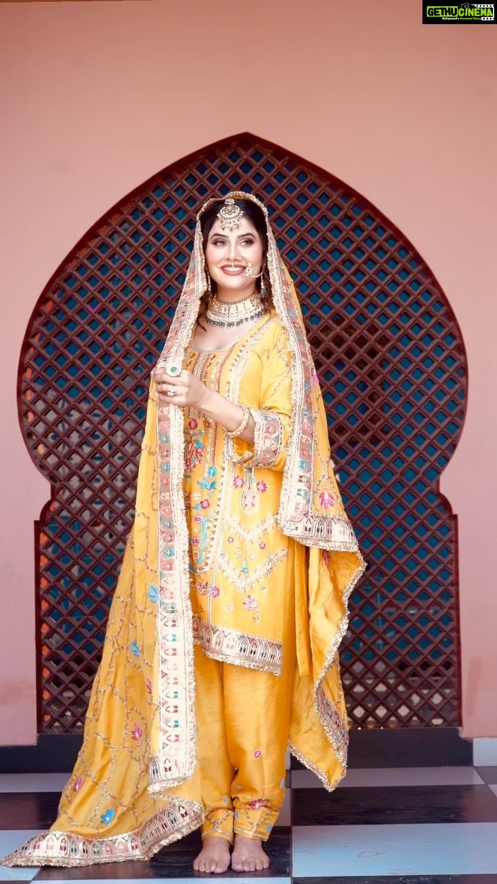 Pakistani designer outlet dresses instagram