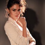 Priyanka Chahar Choudhary Instagram - When you love what you do, it shows! 😍 Had an amazing time shooting for these pictures! ✨ #priyankachaharchoudhary Photographer: @amitkhannaphotography Makeup: @garg_kinjal Hair: @abidansanri Outfit Styling: @styling.your.soul Jewellery: @style.source.rent Location: @maximusstudiomumbai Team: @greenlight__media