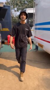 Raghav Juyal Instagram - #billibilli 🐱 
@beingsalmankhan @hegdepooja @venkateshdaggubati @farhadsamji @sukhbir_singer @alwaysjani @kumaarofficial @vickysandhumusic @iamjaggubhai_ @bhumika_chawla_t @singhvijender #AbhimanyuSingh @thesiddharthnigam @jassie.gill @shehnaazgill @palaktiwarii @vinali_bhatnagar @vmanikandandop @shamiraah28 @skfilmsofficial @zeestudiosofficial @ZeeMusicCompany @therealdjdips