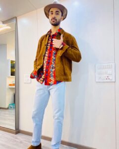 Raghav Juyal Instagram - यह ना थी हमारी क़िस्मत की विसाल ए यार होता 
Thank u @priyanka2.0 for this amazing look