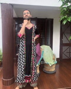 Raghav Juyal Instagram - During lockdown I use to try my mothers old suits , thought of sharing these pictures with u , 😊