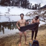 Raghav Juyal Instagram - Ice bath , 🏔 @ishanbhandarii Uttarkashi