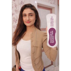 Ragini Khanna Instagram - मासिक धर्म एक नैसर्गिक प्रक्रिया है जिसकी चर्चा करते समय लज्जित होने की कोई आवश्यकता नहीं। Congrats @akshaykumar sir and the entire team of #padman for such a phenomenal film🙏🏼👏🏼 I would like to tag everyone who follows me. Spread the word #women #womenhygiene #womenempowerment #healthfirst #padmanchallenge #padmanmovie Women strong... country strong 💪🏼