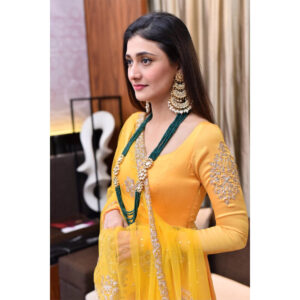 Ragini Khanna Instagram - Thank you @nikitakhattararya for your hospitality 🙏🏼 hope to see you soon #ootd #eventdiaries #delhi #fairytaleexhibition ☀️⭐️