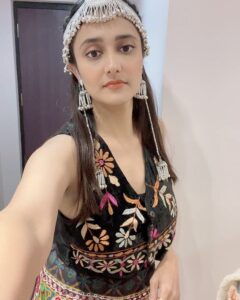 Ragini Khanna Instagram - For @ghrjc_jalgaon college Dhamaal Dandiya 2022.💃 Jewellery:- @punittatrikha ❤️ #blessed 💝