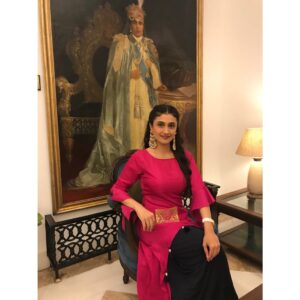 Ragini Khanna Instagram - Thank you #Bhopal for the hospitality 🙏🏼 homecoming with some fond memories 💖😊 look designed by @krimson_stylestudio 💖