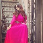 Reyhna Malhotra Instagram - Magic💫💫💫💫💫🌈 #Reyna wears @bunaai Pr: @socialpinnaclepr Stylist: @styling.your.soul Wearing this beauty and just like bougainvillea it’s simple yet regal 👸🏼 Thankyou @whynot_byzeeba
