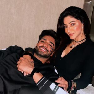 Reyhna Malhotra Instagram - Magic 💫 💫 💫 💫 💫 🌈 
🧿❤️🧿

But he is a weirdo 😳🙄 😅