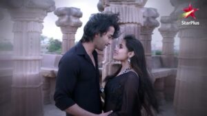 Rhea Sharma Instagram - The soulful “Dheere Dheere se” track is finally here ! And guess who Abir is dreaming about 🙈
Keep watching Yeh Rishtey Hain Pyaar ke at 10 pm ! 😇🙏🏻 @starplus @shaheernsheikh #mishir