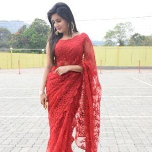Rhea Sharma Instagram - Cuz I’m wearing a red saree 😏😁 ❤️
#RheaSharma #KanakRathi #beingindian #tusoorajmainsaanjhpiyaji @starplus