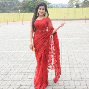 Rhea Sharma Instagram - Cuz I’m wearing a red saree 😏😁 ❤️
#RheaSharma #KanakRathi #beingindian #tusoorajmainsaanjhpiyaji @starplus