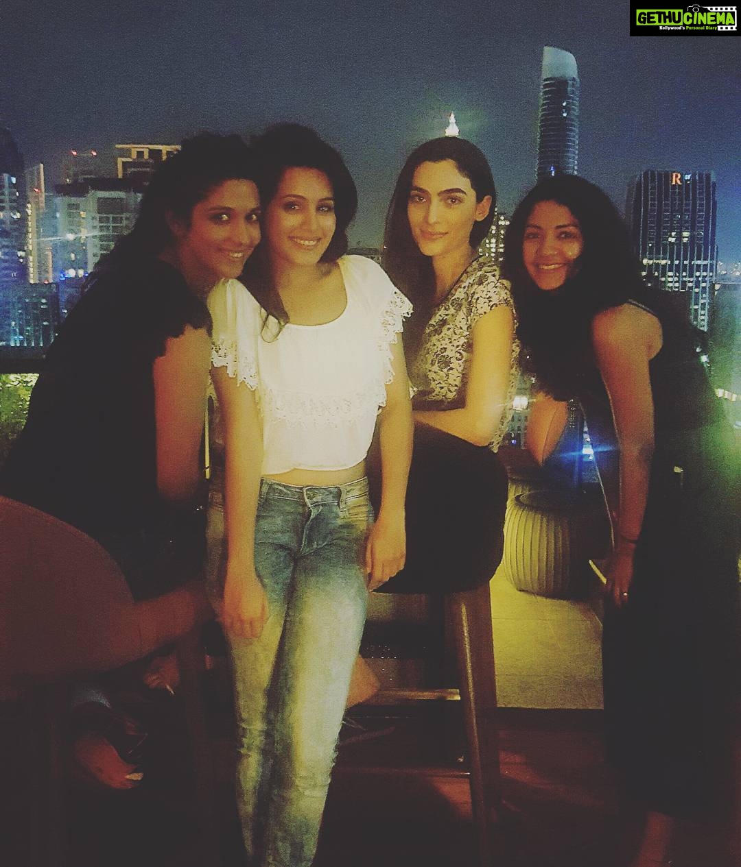 Rhea Sharma Instagram - Girls on top. Always 😉 - Gethu Cinema