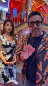 Rochelle Rao Instagram - #lottery has a deal for @ashneer.grover 
What do you think he will say?? 
@tksshowofficial #lotteryreelchallenge #lotteryontkss #thekapilsharmashow #tkss #sharktank @sharktank.india #sharktankindia #yesabdogalapanhai 
HMU @umeshkolambekar @salunkhevaishali